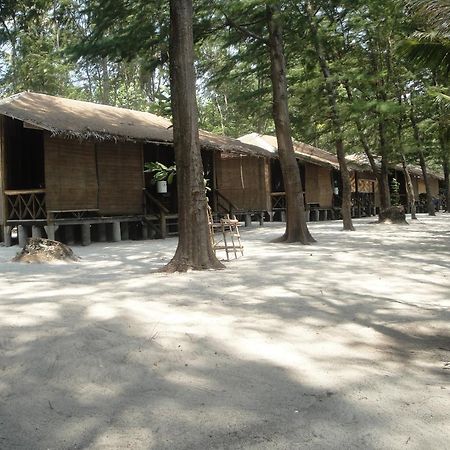 Menjangan Resort Karimunjawa Værelse billede