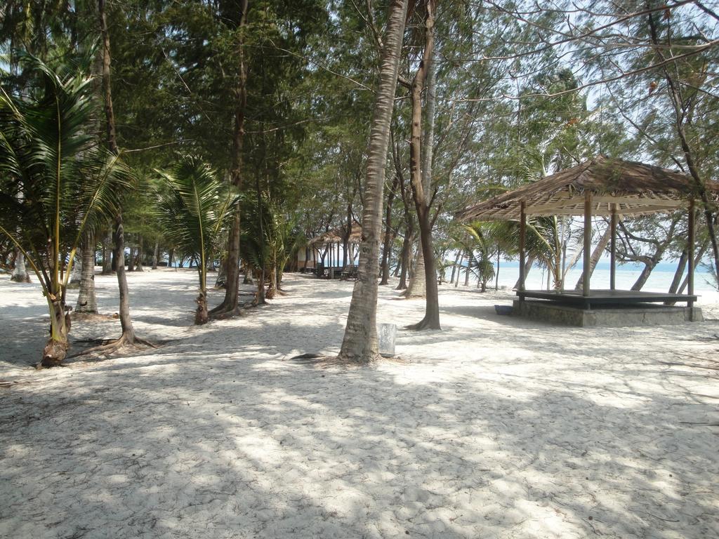 Menjangan Resort Karimunjawa Værelse billede